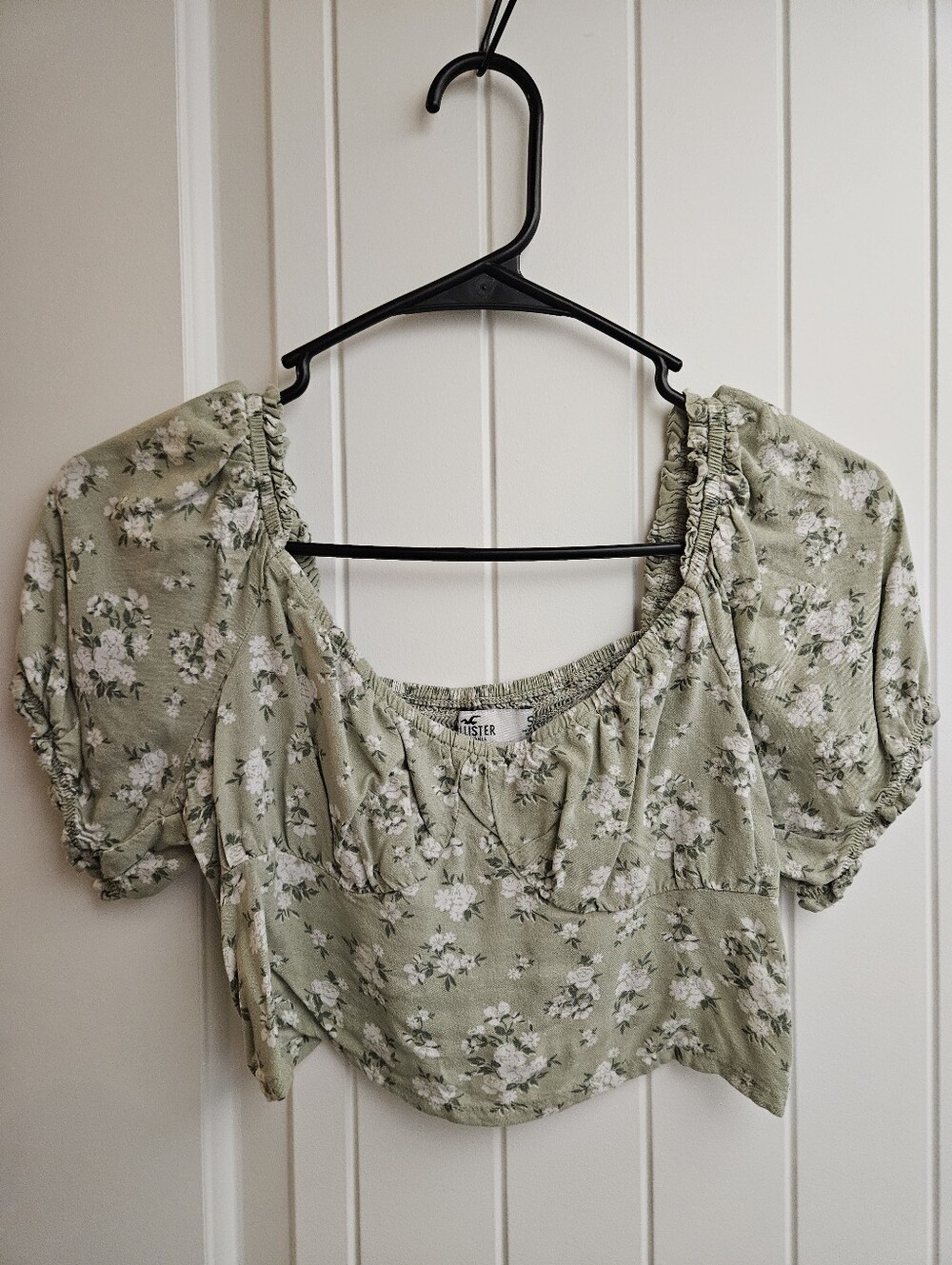 Hollister Green Floral Puff Sleeve Blouse Crop Top
